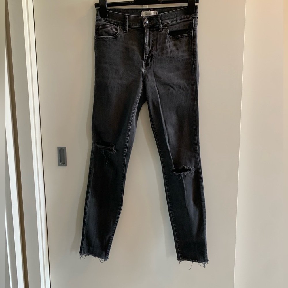 Black destroyed skinny Jean